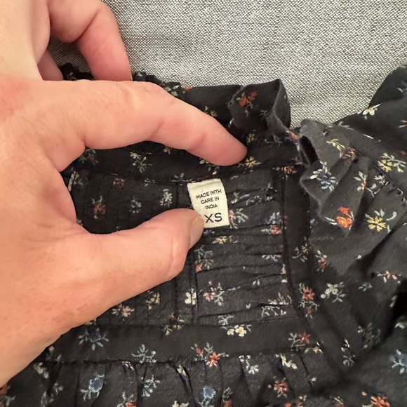 Doen Frances Blouse Floral Black Puff Sleeve Top Size XS - Picture 3 of 3